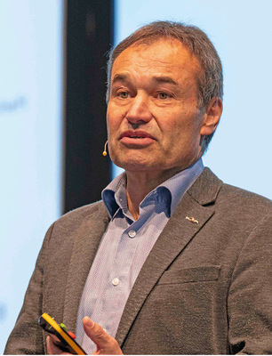 Ein Antriebskonzept stellten Urs Uehlinger (hier im Bild) von der BFH und Manuel Hunkeler von der 1a Hunkeler Fenster AG vor.