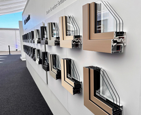 Die Veka-Feinstruktur-Familie wächst weiter:  Auf der Tagung wurde den Teilnehmenden die Möglichkeit gegeben, über 4 potenzielle weitere Designs abzustimmen.