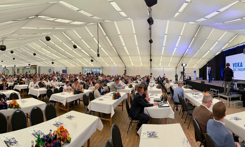 Die TEC-Tagung fand erstmals im Festzelt und nicht im Technikum statt. - © Foto: Daniel Mund / GW