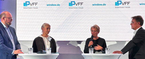 Podiumsdiskussion mit Thomas Drinkuth (RTG), Dr. Antje Eichler, Corinna Enders (dena) und Gunther Adler