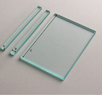 Die Glas-Spacer sind vollkommen transparent und werden mittel UV-Kleber appliziert.