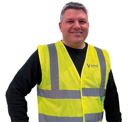 Florian Temper, COO bei vanda­glas Eckelt ist mit den Ergebnissen des neuen Viprotron Scanners sehr zufrieden.