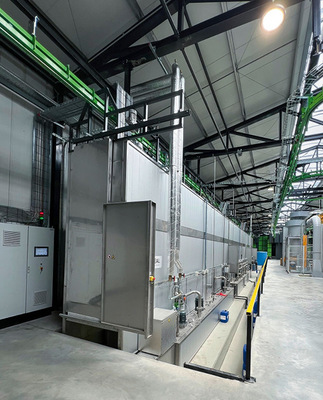 Auf 75 m Hallenlänge wurde die neue Pulverbeschichtungsanlage erbaut.