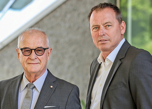 Der neue Vorstand der ­Roto Frank ­Holding AG, Christoph Hugenberg (r.). Sein Vorgänger Dr. Eckhard Keill (l.) übernimmt wechselt in den Aufsichtsrat.