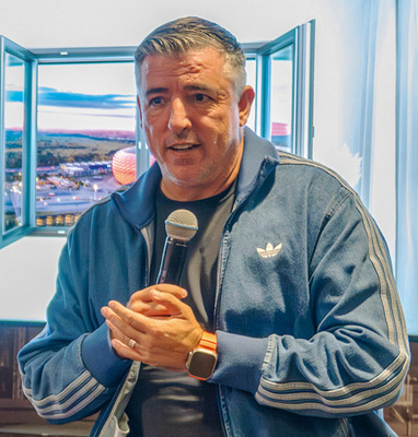 Höhepunkt des Abends war das Gespräch mit Bayern-Legende Roy Makaay, der als Markenbotschafter (Club Representative) für den Verein unterwegs ist.