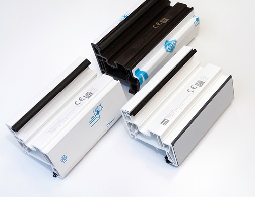 Auch Profile für den Fenster- und Fassadenbau lassen sich laser-markieren und entsprechend nachverfolgen.