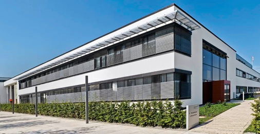 Automatisierte Systeme reagieren auf Sonneneinstrahlung und sorgen so für stabile Bedingungen.