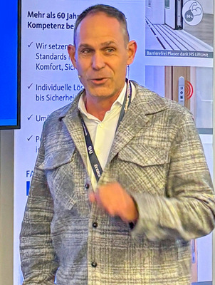 Markus Walter spricht über Digitalisierung in seinem Unternehmen – vor allem über die Ausstattung der Fenster mit einem NFC-Chip von der DBS.