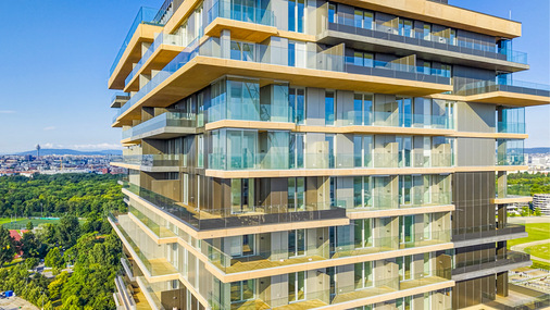 Die Glasbrüstungen dienten bereits während der Bauphase als Absturzsicherung.