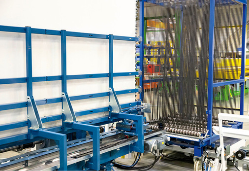 Die sequenzielle Glasübergabe an Folgestationen kann bedienerlos aus dem Fächerwagen erfolgen.