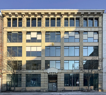 Der viergeschossige, neoklassizistische Gewerbehof aus den Jahren 1902 bis 1905 wurde in enger Abstimmung mit dem Denkmalschutz modernisiert.