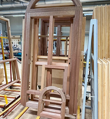 Alles ist möglich: eccoform-Fenster gibt es in vielen Holzarten und in allen größen und Formen.