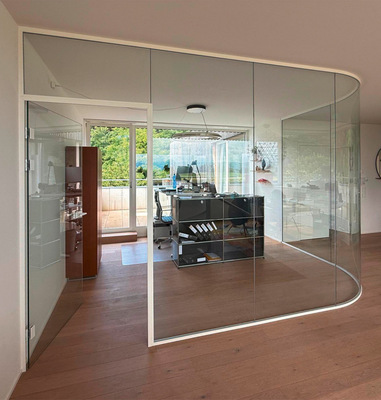 Die Office Systeme sind auf Glasstärken von 8 bis 16 mm ausgelegt. Und mit Office XL können sogar Scheiben bis 28 mm Stärke eingebaut werden.