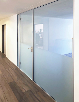 Der durchdachte Aufbau der CRL-Systeme reduziert die Montagezeiten von gläsernen Trennwänden und Türen für die Handwerker deutlich.