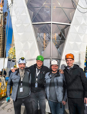 Zufriedenes Gartner-Team nach der Montage (v.l.): Henning Steinborn, Rainer Deininger, Michal Gola, Stefan Ott