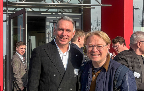 Jan-Peter Albers (l.), Geschäftsführer von A﻿ldra, mit GW Redakteur Matthias Rehberger