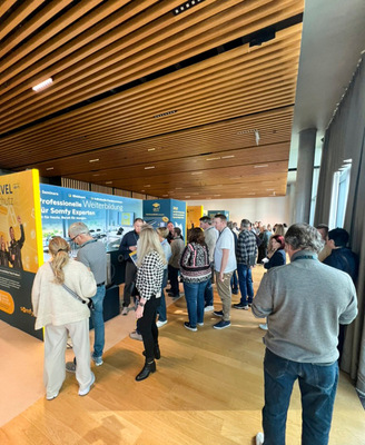 In den Pausen hatten die Teilnehmer Zeit die Ausstellung der verschiedenen Themenbereiche zu besuchen.