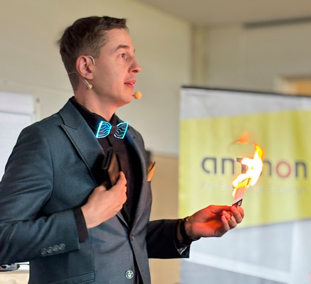 Florian Arndt: Der „KI-Papst“ und Infotainment-Speaker mit seinem Vortrag „20 KIs, die deinen Beruf revolutionieren“