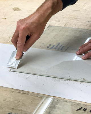 Nach der Ent﻿nahme folgt die Reinigung der Gläser und auch deren technische Bewertung.