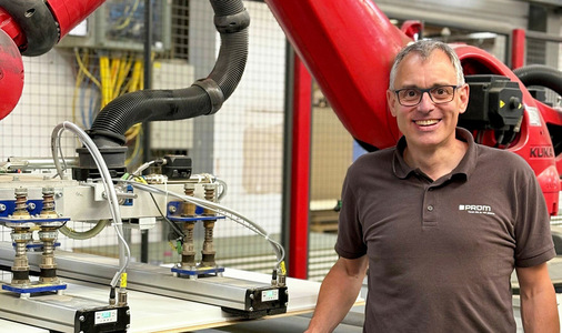 Michael Gierten verantwortet Automatisierungs- und Prozesstechnik bei Prüm und sagt: „Am besten gefällt mir die Zuverlässigkeit und Einfachheit der Schmalz-Lösung.“