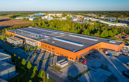 Nach der Fertigstellung des neuen Gebäudeteils beträgt die gesamte Produktionsfläche Ventanas 18.000 m2 .