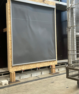 Bei den ZIP-Screens zeigt sich im abgefahrenen Zustand eine deutliche Bewegung im Behang. Aus dieser Position muss der ZIP trotz Windlast einfahren.