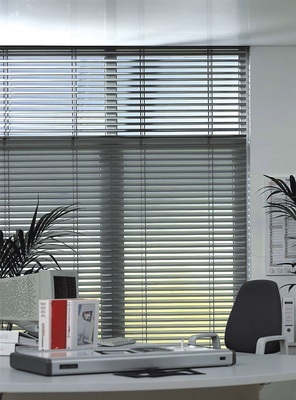 Tageslichtsysteme beeinflussen den thermischen Komfort, daher muss der solare Wärmeeintrag reguliert werden