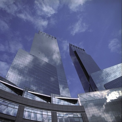 90 000 m² Glas wurden beim Time Warner Center verwendet
