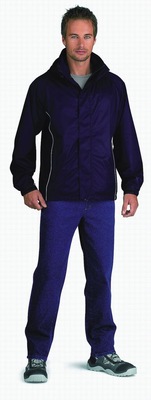 Modern, leicht und kombifähig: die neue 

„Skytex-Ultra-Light“-Jacke von Kübler zum Schutz gegen 

Wind und Regen.