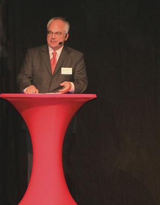 „Wer etwas bewegen will, muss aktiv etwas unternehmen“, unterstrich der Dorma-Geschäftsführer Dr. Michael Schädlich, anlässlich der Fachtagung der Dorma System-Partner in Hannover.