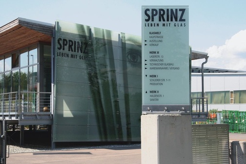 Der Glasveredler Sprinz hat seine Produktion aus ehemals zwei Standorten zusammengelegt und mit moderner Anlagetechnik von Bystronic auf den neuesten Stand gebracht.
