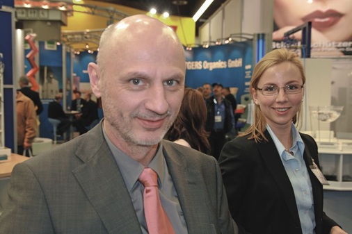 Norbert und Lisa Scheiderer, PHI Technik für Fenster und Türen GmbH:„Das neue Heft ist wie der neue Titel: Klar und aufgeräumt. Wir freuen uns schon auf die nächsten Ausgaben der GLASWELT.“