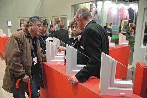 Zufriedene Aussteller und Besucher kennzeichneten einmal mehr das Messeduo fensterbau/frontale und HolzHandwerk in Nürnberg. - © Foto: NuernbergMesse Thomas Geiger
