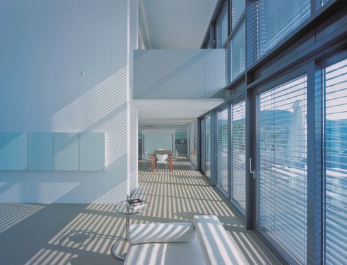 Der sommerliche Wärmeschutz wird durch steigende Anforderungen der EnEV immer wichtigerSomfy produziert Antriebe und Steuerungen für Rollläden und Sonnenschutzsysteme für Privat und Gewerbebauten, um den Einsatz von Sonnenschutzsystemen zu optimieren.