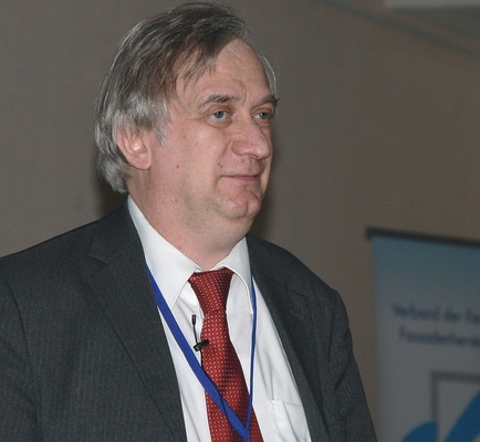 Dr. Wolfgang Feist„Das Risiko zu wenig zu tun ist viel größer, als das Risiko, zu viel zu tun.“