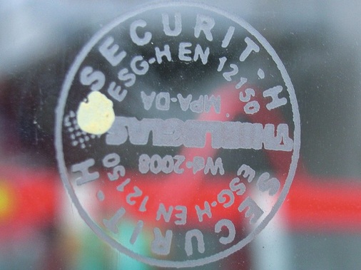 Sicher ist sicherDer fälschungssichere Stempel der Sekurit-Partner, der den Heat-Soak-Test bei ÊSG belegt.