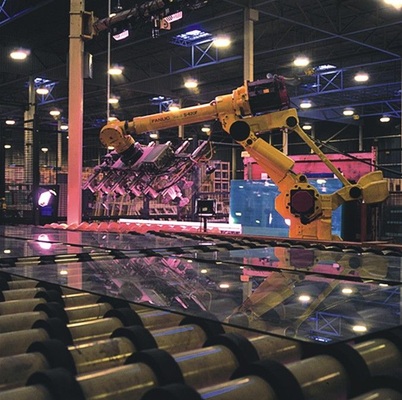 Hoher Automationsgrad in der Fertigung<br />An die Floatglaslinie in Bascharage schließt sich die Beschichtung an, wobei die gesamte Produktion zu einem hohen Grad automatisch erfolgt.