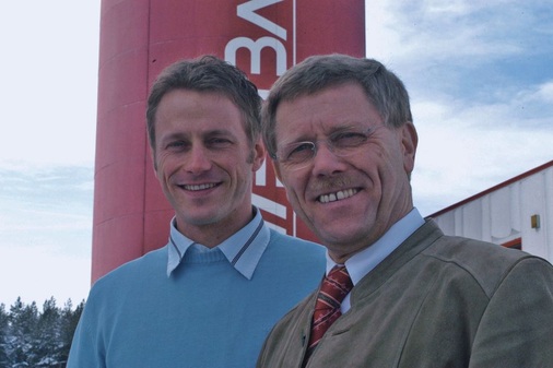 Differenzierung als StrategieFirmengründer Rainer Taig (rechts) und Sohn Carsten führen die Wertbau-Geschäfte und bauen u.a. auf Differenzierungs­konzepte.