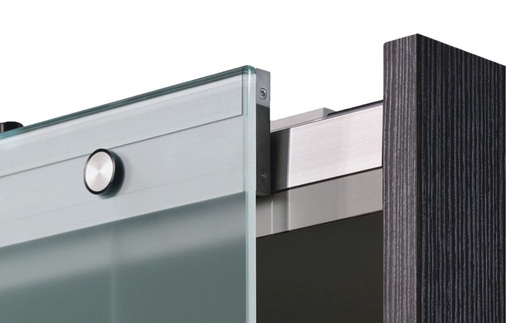 Antea-MöbelbeschlagDank aufclipsbarer Schienenabdeckblenden sind weder Befestigungsschrauben noch Funktionsteile zu sehen. Die Blenden sind farblos eloxiert zur individuellen Farbgestaltung.