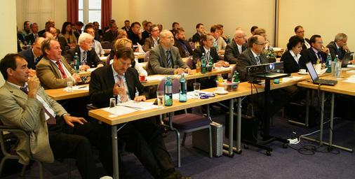 Rund 80 Teilnehmer sind zur Fachtagung Statistik und Markt des VFF gekommen - © Daniel Mund/GLASWELT
