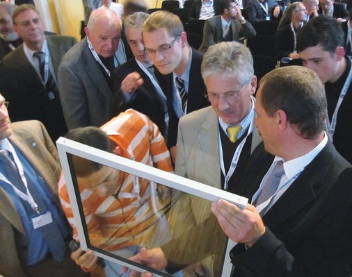 Großer Andrang beim Thema VakuumisolierglasDie Verarbeiter wollten wissen, wie so ein ­Fenster aussehen kann.