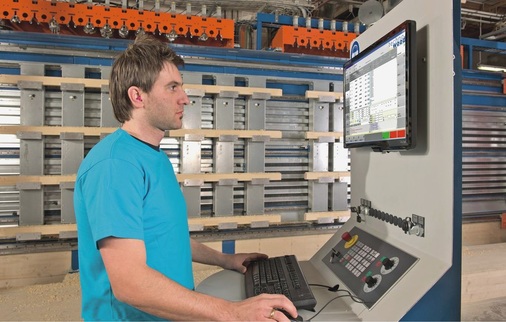 Mehr als ein ­Prototyp<br />Der erste Automat ist in der Fensterfabrik Albisrieden in Betrieb.