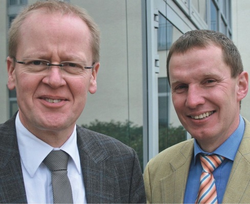 Eine gelungene, gut besuchte VeranstaltungBF-Geschäftsführer Jochen Grönegras (li.) und Verbandspräsident Thomas Dreisbusch freuten sich über die Verdopplung der Teilnehmerzahl.