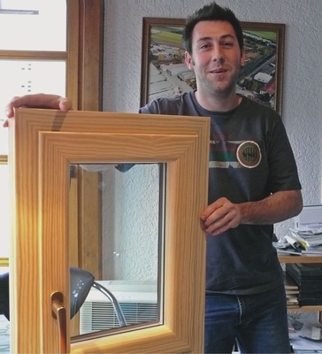 Youngster Timo Leicht<br />Der Fensterfachmann will den ­Bereich „Holz­fenster“ mit dem Holz/Alufenster­system von ­Schweikart ­stärken.