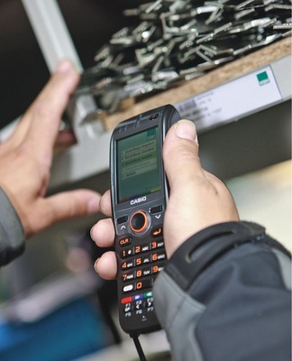 Tippfehler vermeidenDie Bestellung mit dem neuen Wlan-Scanner erfolgt direkt am Lagerplatz, ohne dass dafür ein PC oder eine Telefonleitung vorhanden sein muss.