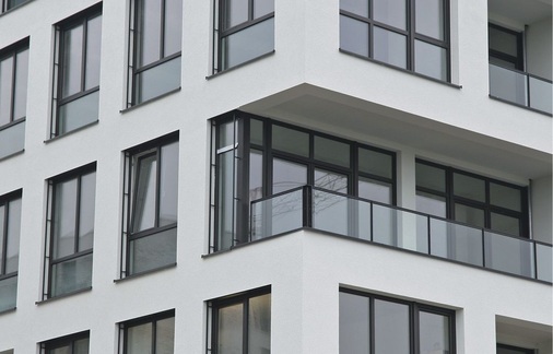 Das Torhaus<br />Hier kam das Rehau Brillant Profil mit ­Aluminiumschale zum Einsatz.