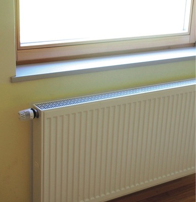 Sicherheitsglas ist nicht immer nötigBei einer mind. 80 cm hohen und mind. 20 cm tiefen Fensterbank wird kein Sicherheitsglas benötigt.