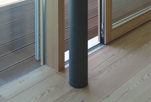 Verdecktes PlusDie von außen unsichtbare Spalt-lüftung sorgt bei „Patio Life“ dafür, dass die Schiebeelemente – natürlich in geschlossenem Zustand – komplett verriegelt bleiben.