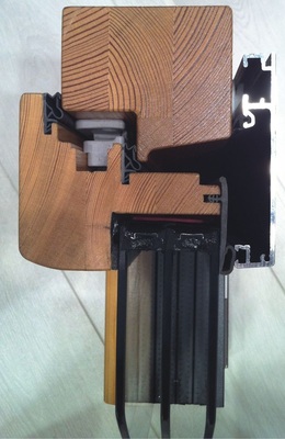 Querschnittsansicht: Gut zu sehen die Glasklebung am inneren Überschlag und die Spezialdichtung an Position 1 des MIG.