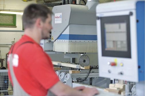 Moderner AbbundÜber die Software wird das Homag 4-Achs-Bearbeitungszentrum mit Flex 5 Aggregat angesteuert.